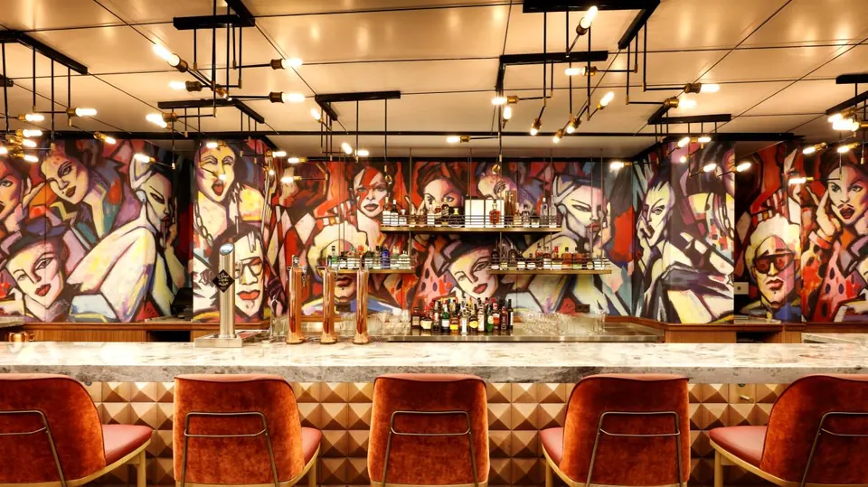 Hard Rock Hotel Madrid (2/5)